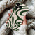 Coque iPhone Motif Abstrait Vert/Beige