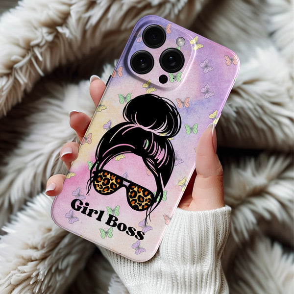 Coque iPhone "Girl Boss" avec Design Stylé et Papillons