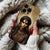 Coque iPhone Femme en Costume Traditionnel