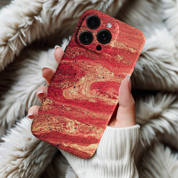 Coque iPhone avec un Motif Marbré en Tons de Rouge et Or