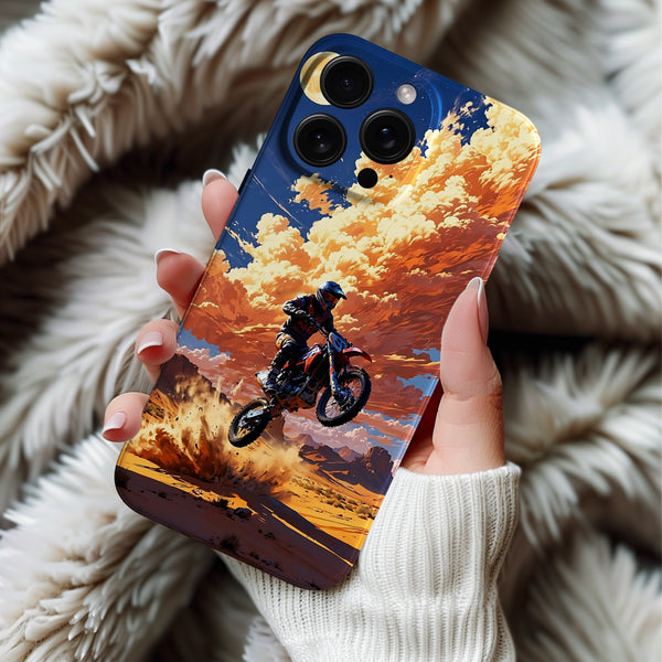 Coque iPhone avec Motif de Moto Tout-Terrain en Action